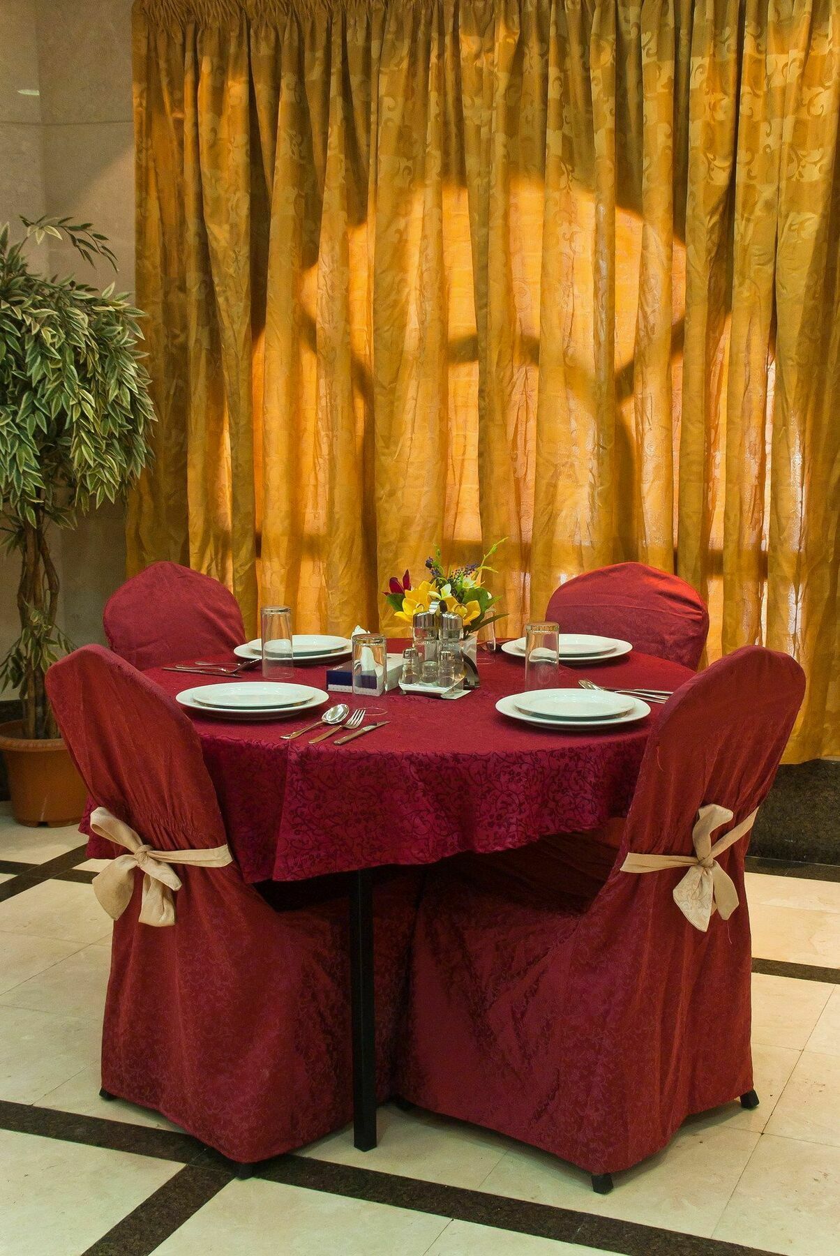 ديار المدينة Hotel *