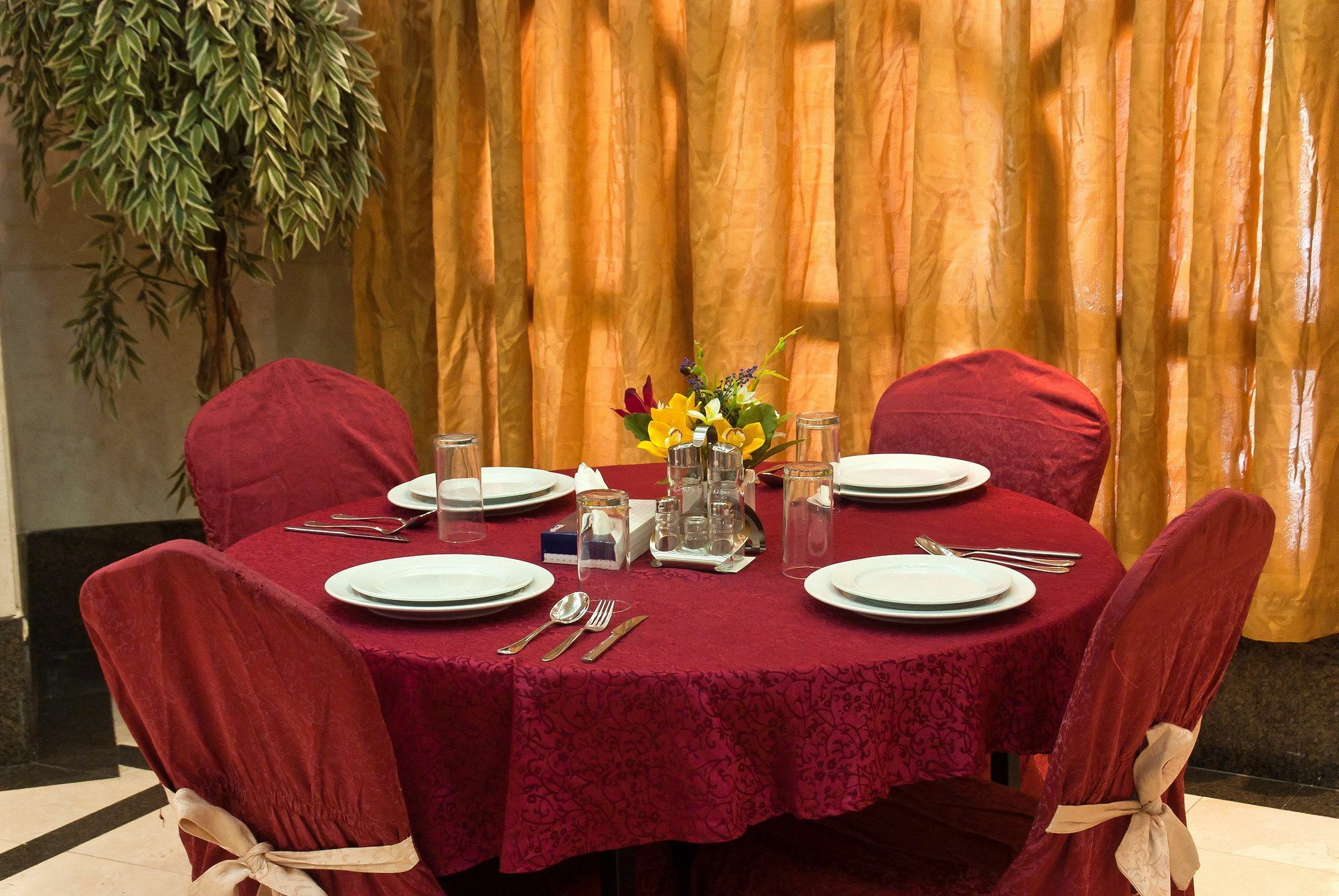 Hotel ديار المدينة